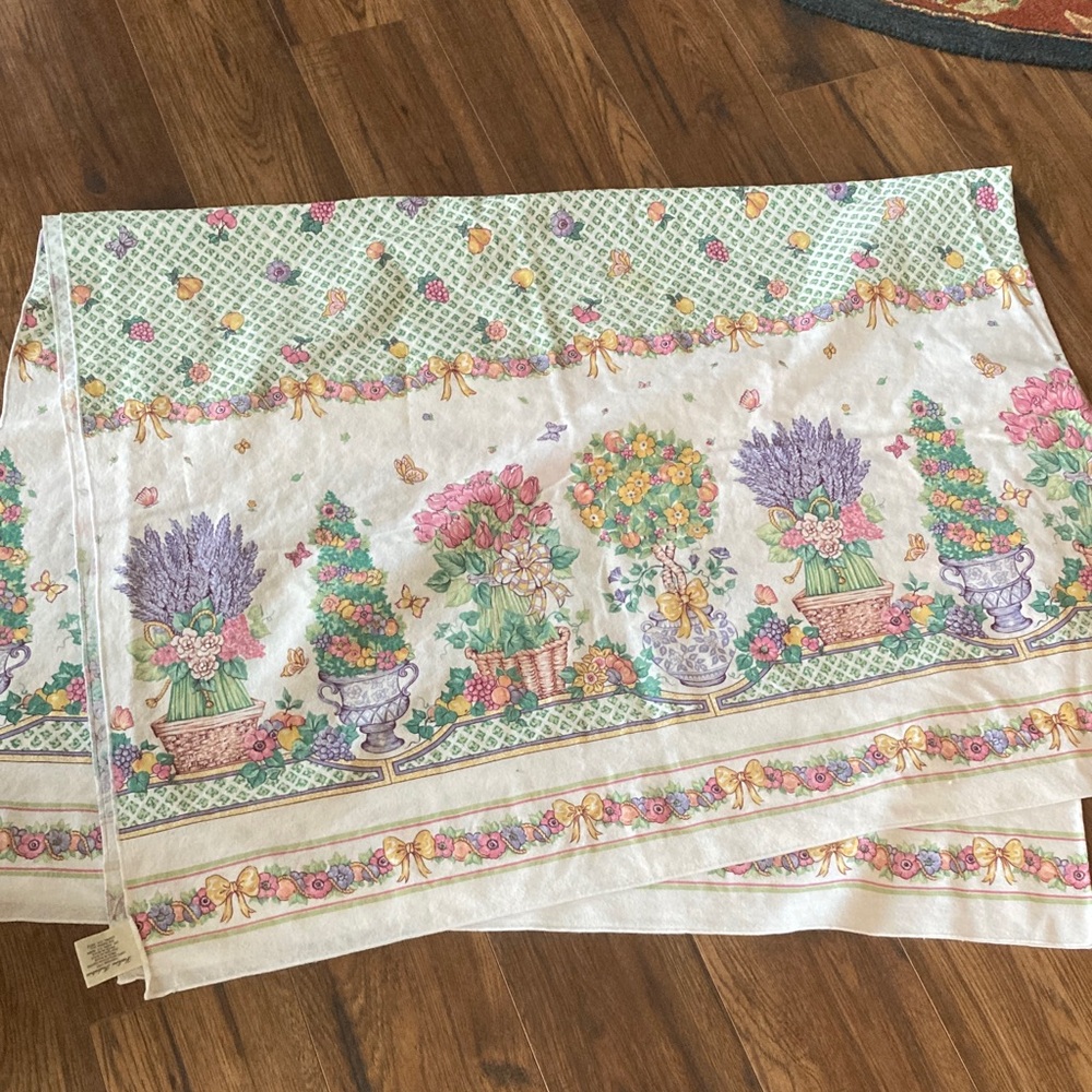 Floral Green and White Tablecloth